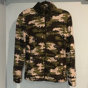 Cuddl Duds Camouflage Fleece Zip Up Jacket size medium like new